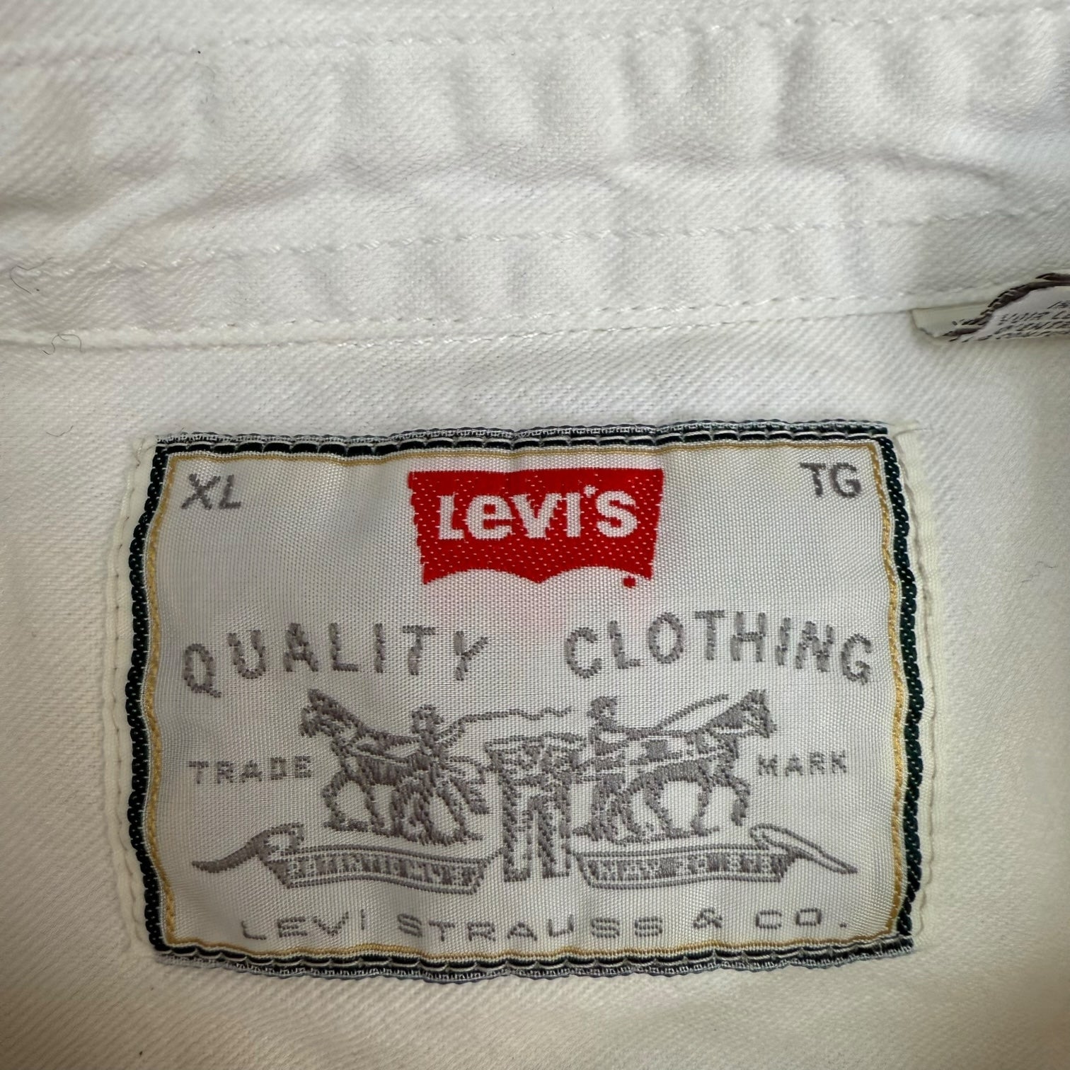 Vintage Levi’s Denim Button Up Shirt White