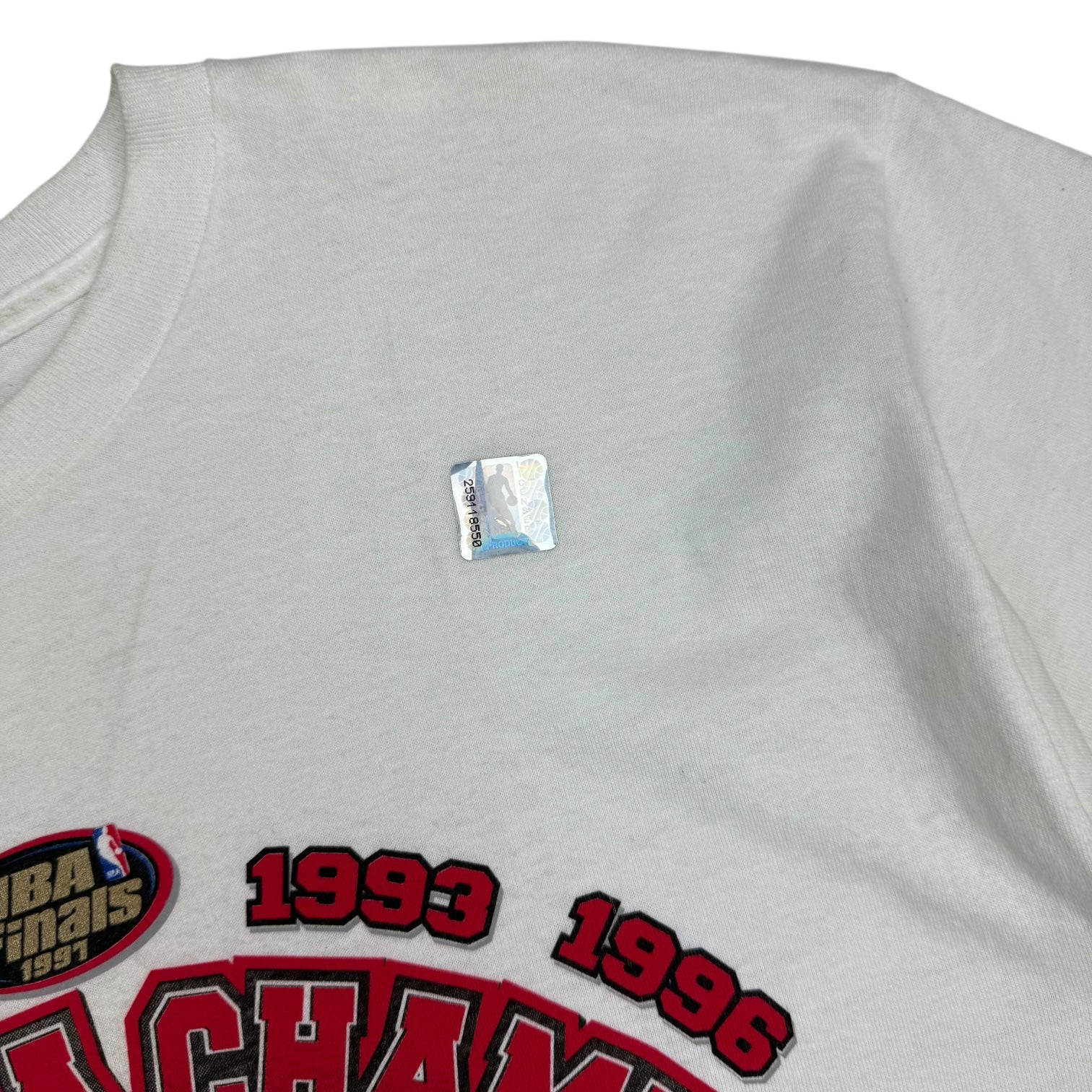 1997 Starter Chicago Bulls NBA Champs Tee Whitet