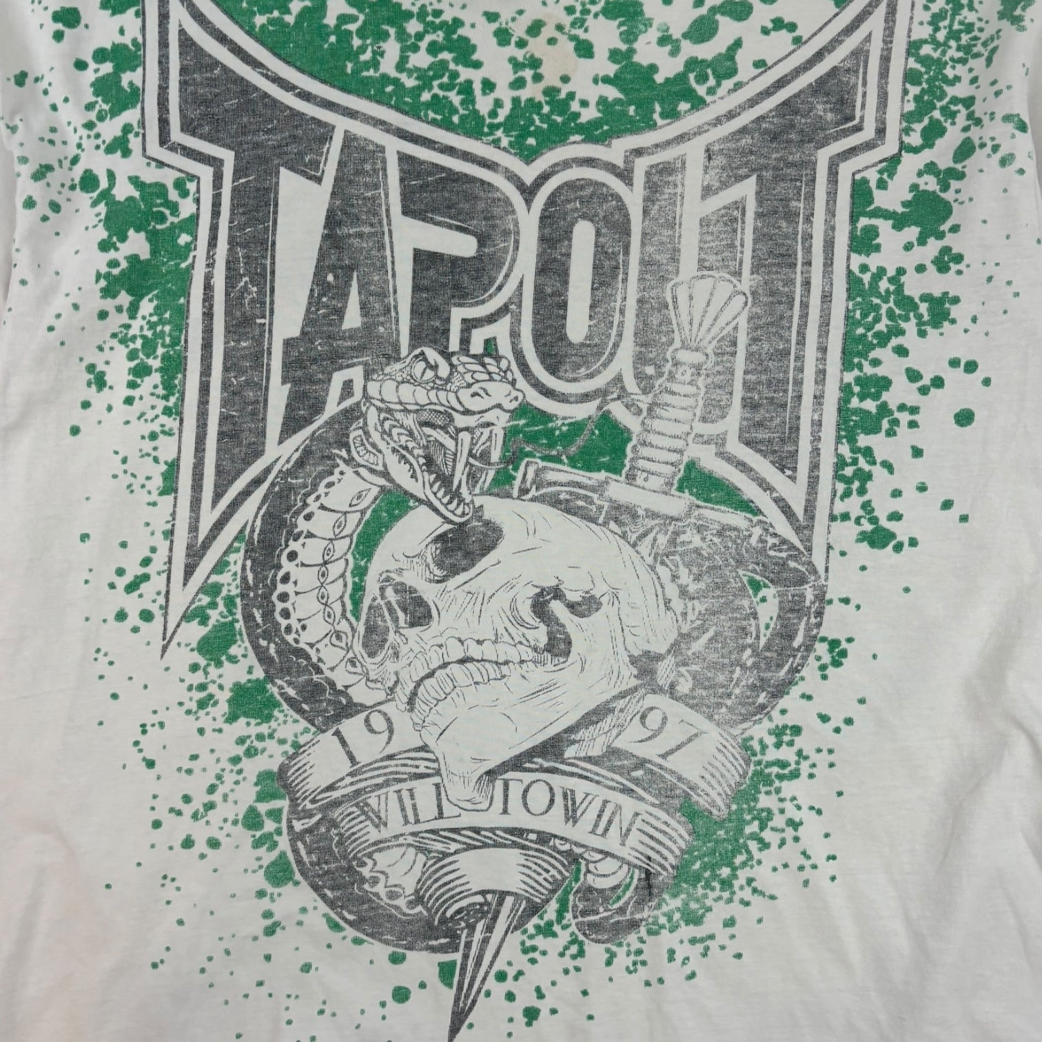 Vintage Y2K Tapout Snake T-Shirt Grey