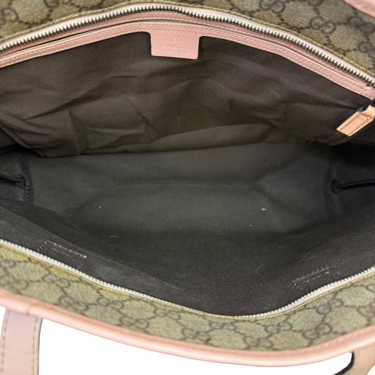 Gucci GG Supreme Monogram Medium Tote