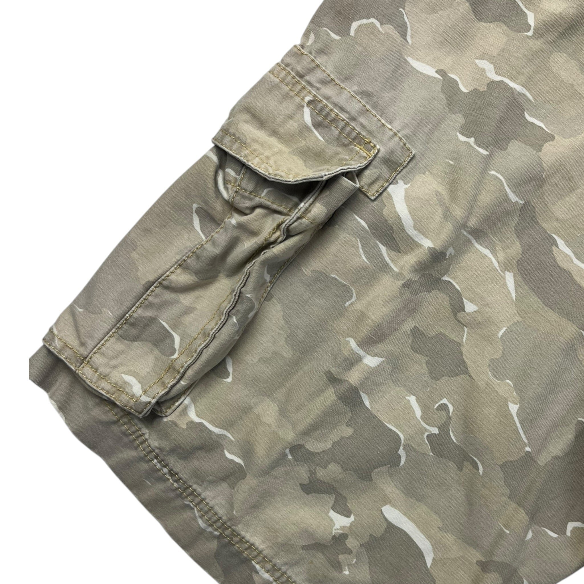 Vintage Y2K Levi's Desert Camo Cargo Shorts