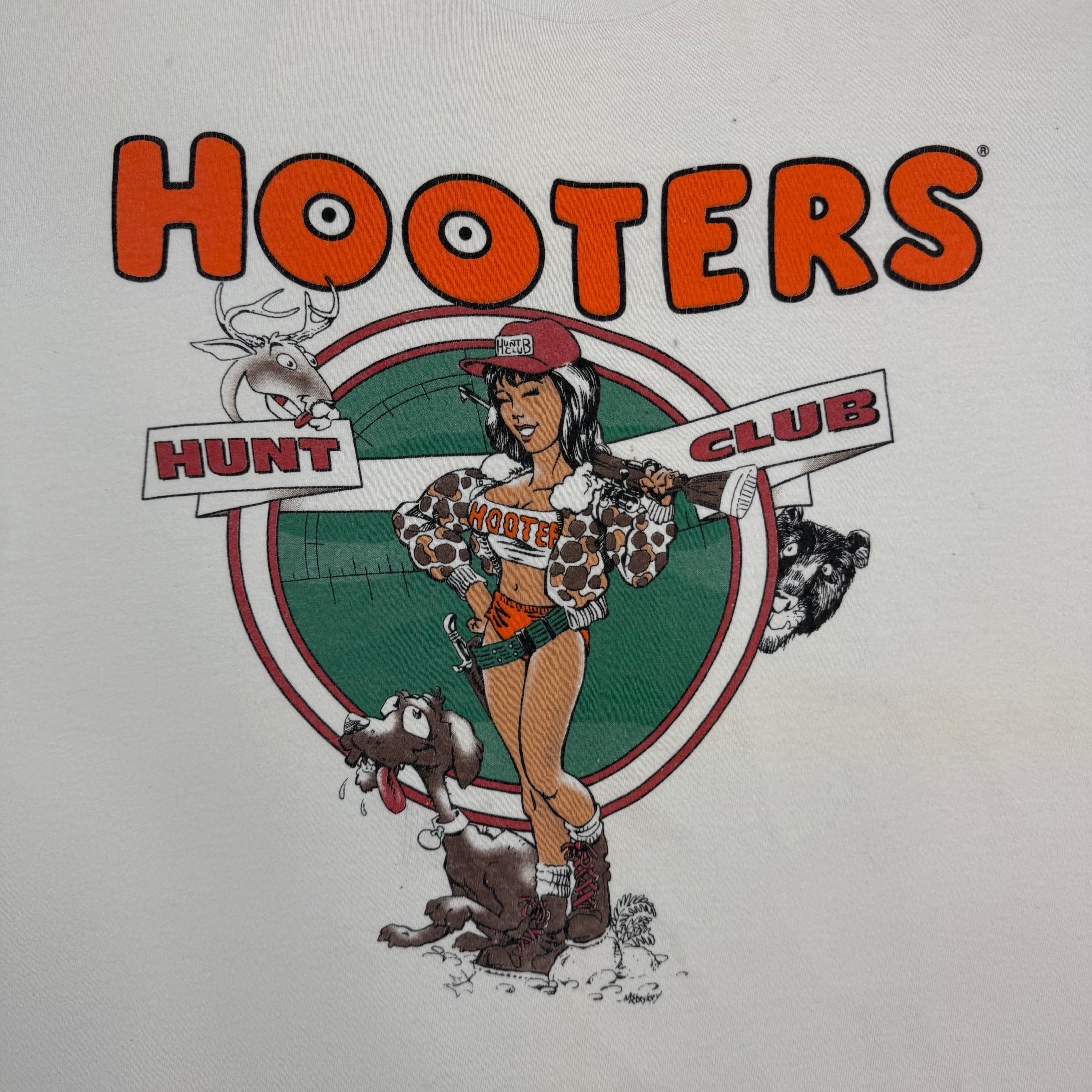 1993 Hooters Hunt Club “On Target” Tee White