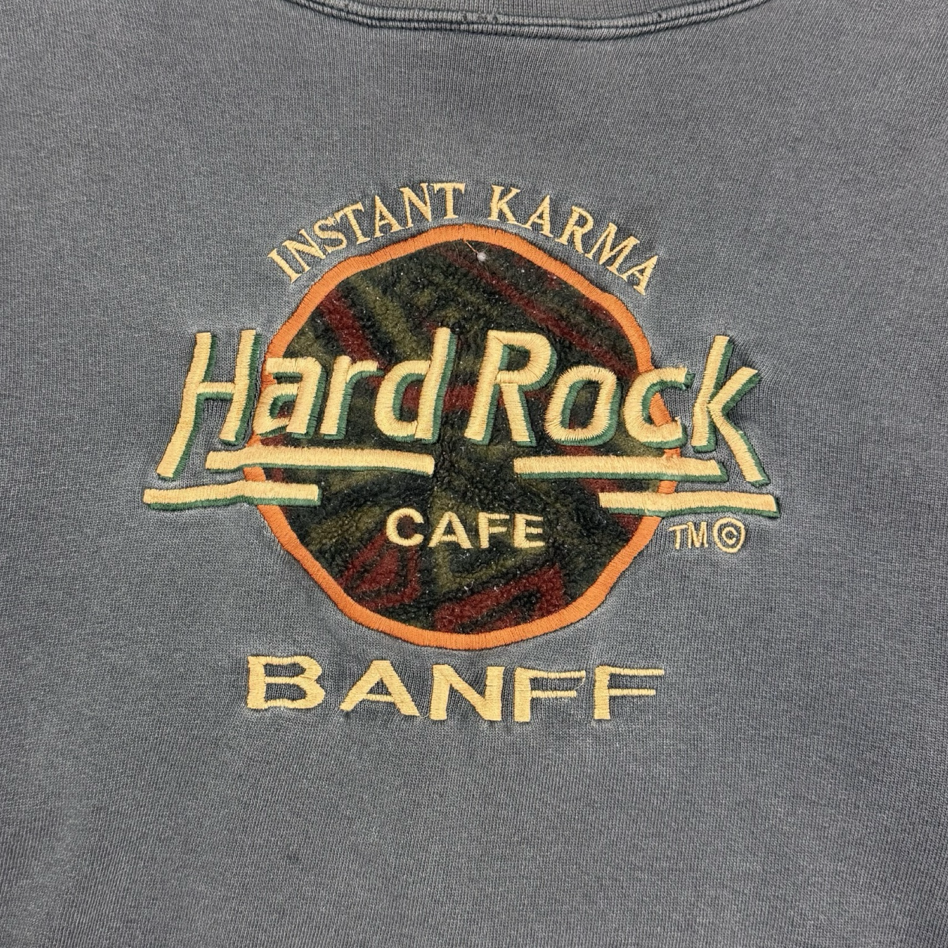 Vintage Hard Rock Cafe Banff Crewneck Grey