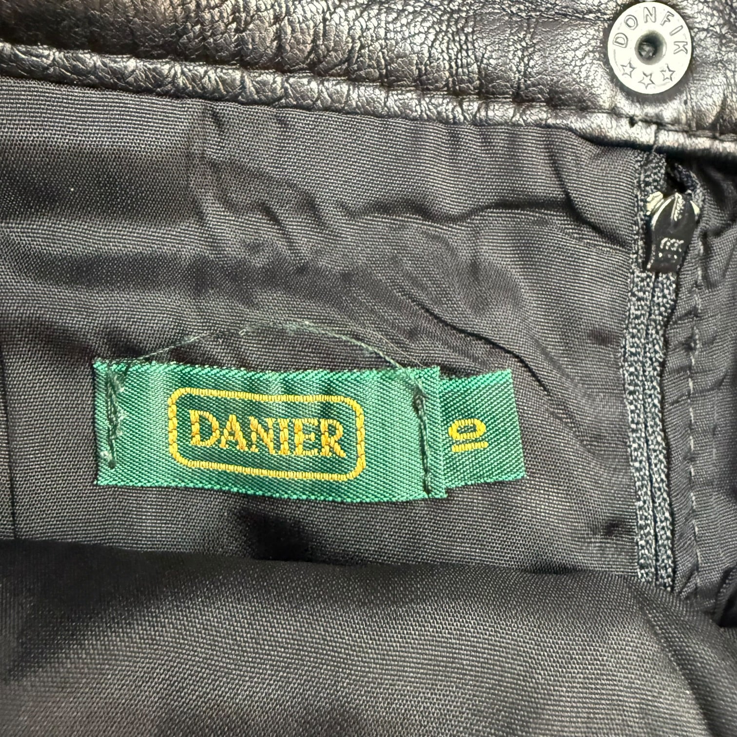 (W) Vintage Danier Leather Skirt Black