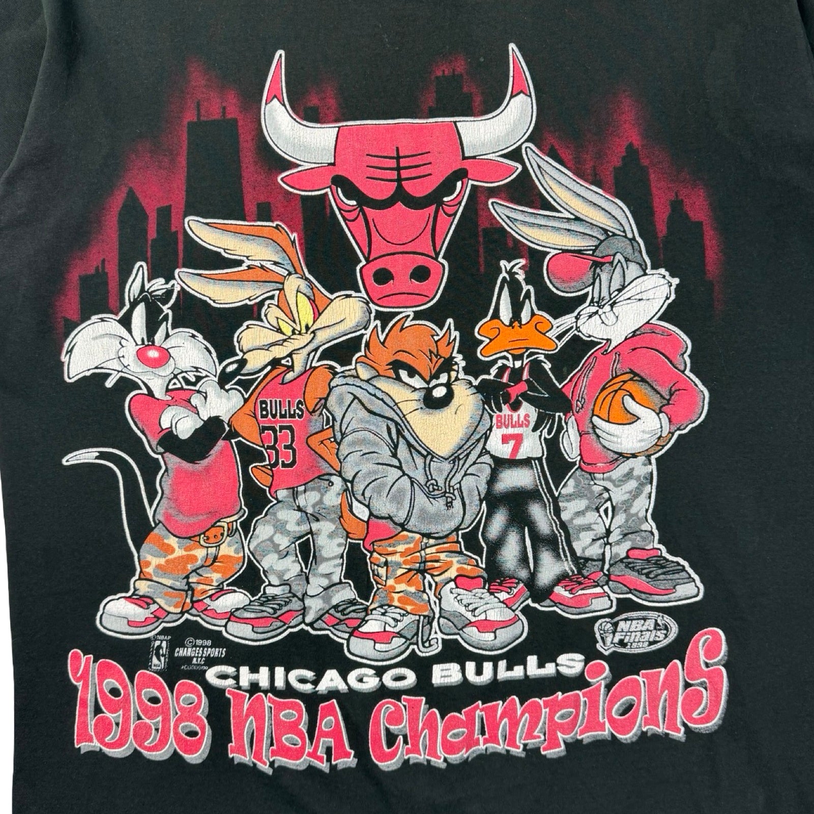 1998 Chicago Bulls Looney Tunes NBA T-Shirt