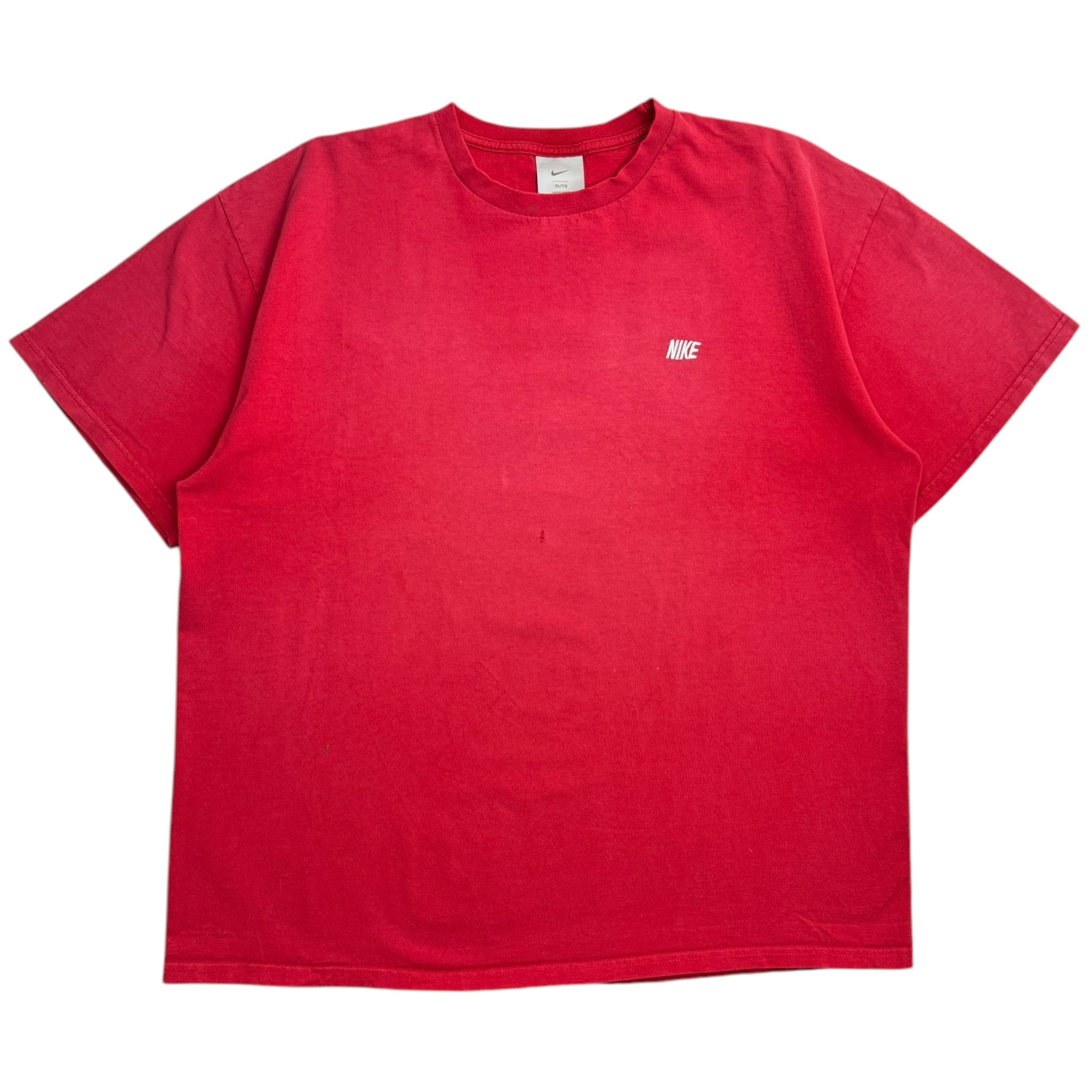 Vintage Y2K Nike Pocket Font T-Shirt Red