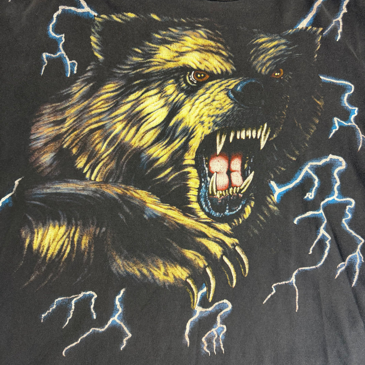 Vintage 90s American Thunder Grizzly Bear All Over Print Tee Black