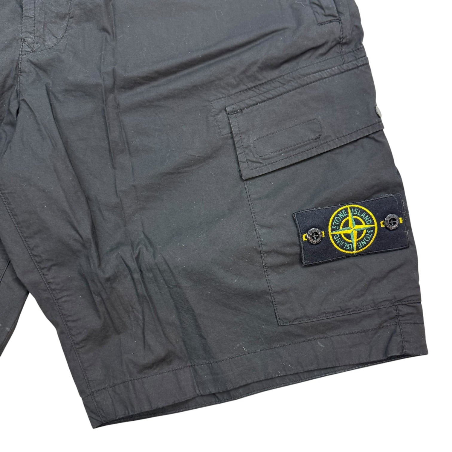 Stone Island Badge Cargo Shorts Black