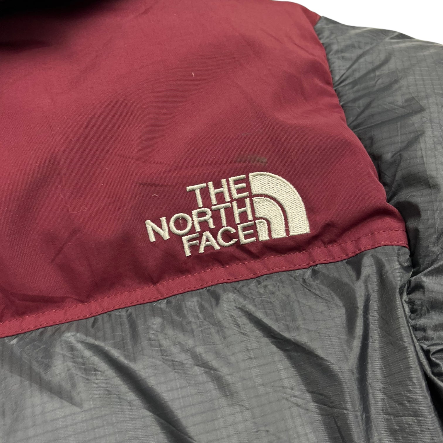 The North Face Hooded 700 Nuptse Slate Burgundy