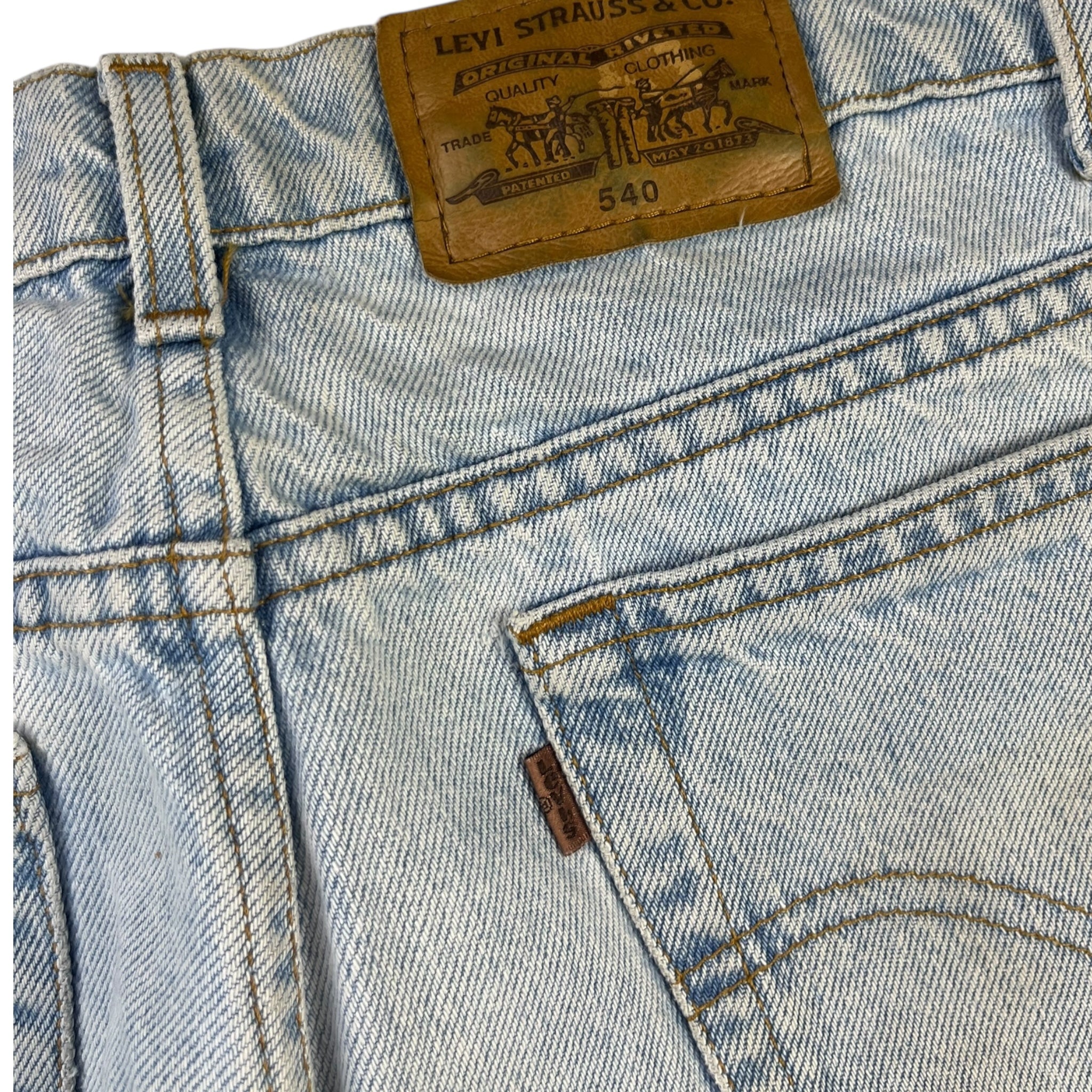 Vintage Levi’s 540 Light Wash Relaxed Fit Denim