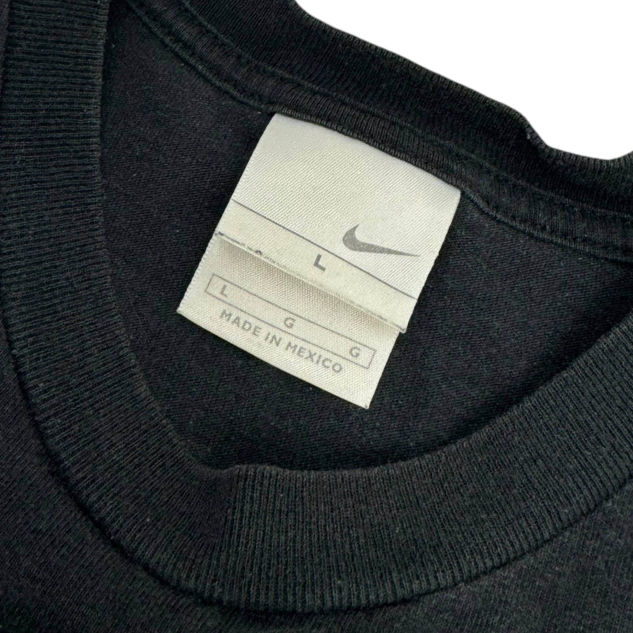 Vintage Y2K Nike Pocket Swoosh T-Shirt Black