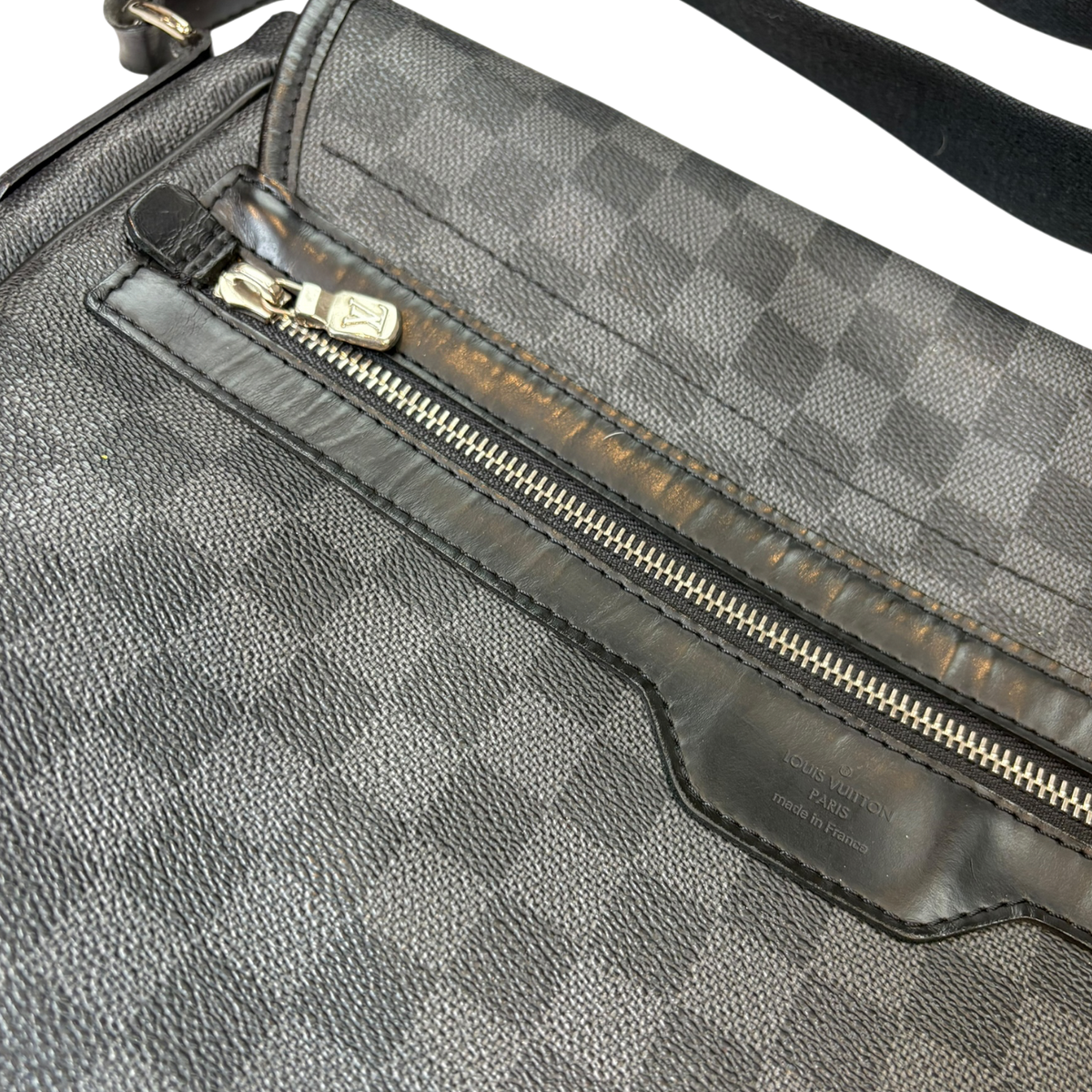 Louis Vuitton Damier Graphite Daniel Messenger Bag Black