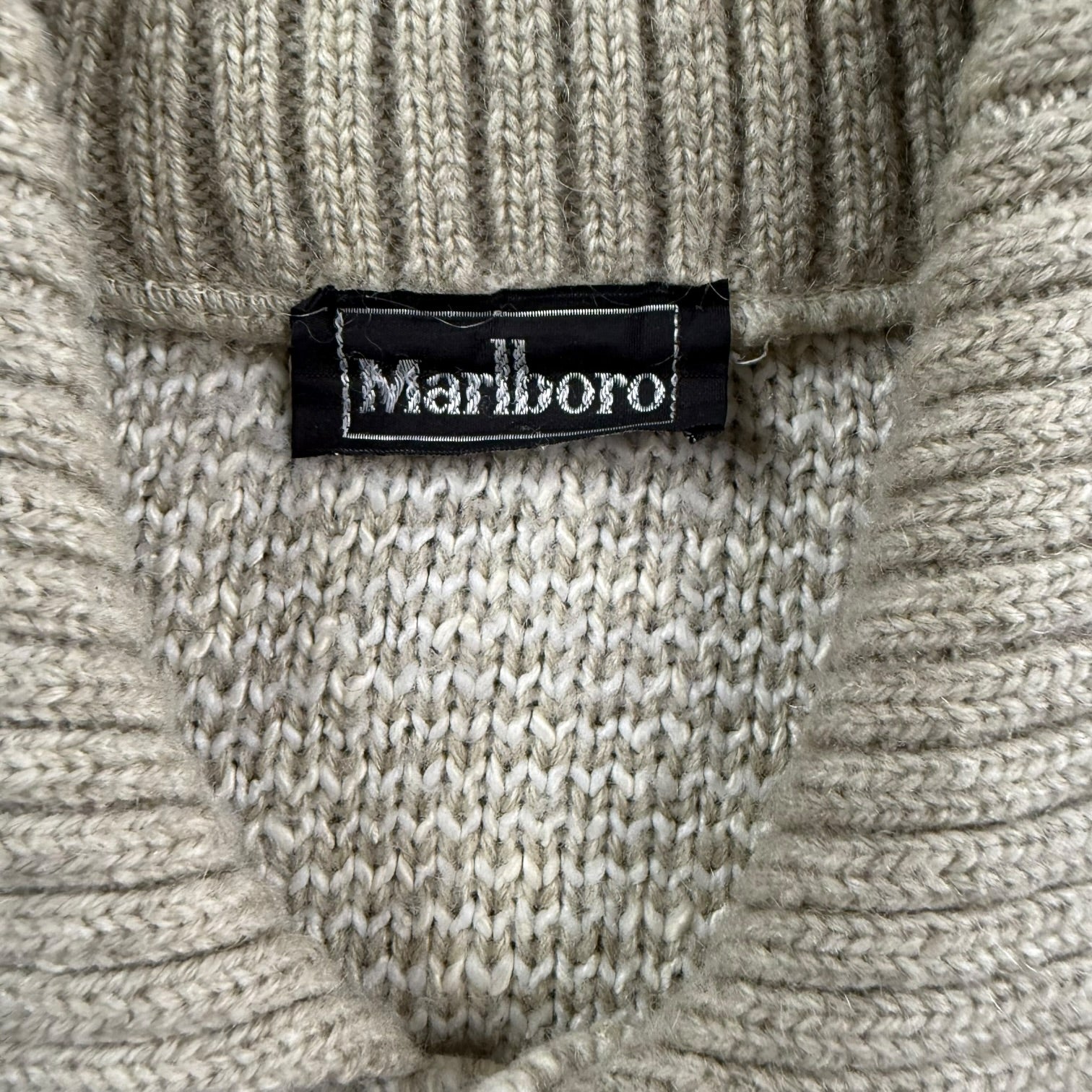 Marlboro Button Collar Sweater Grey