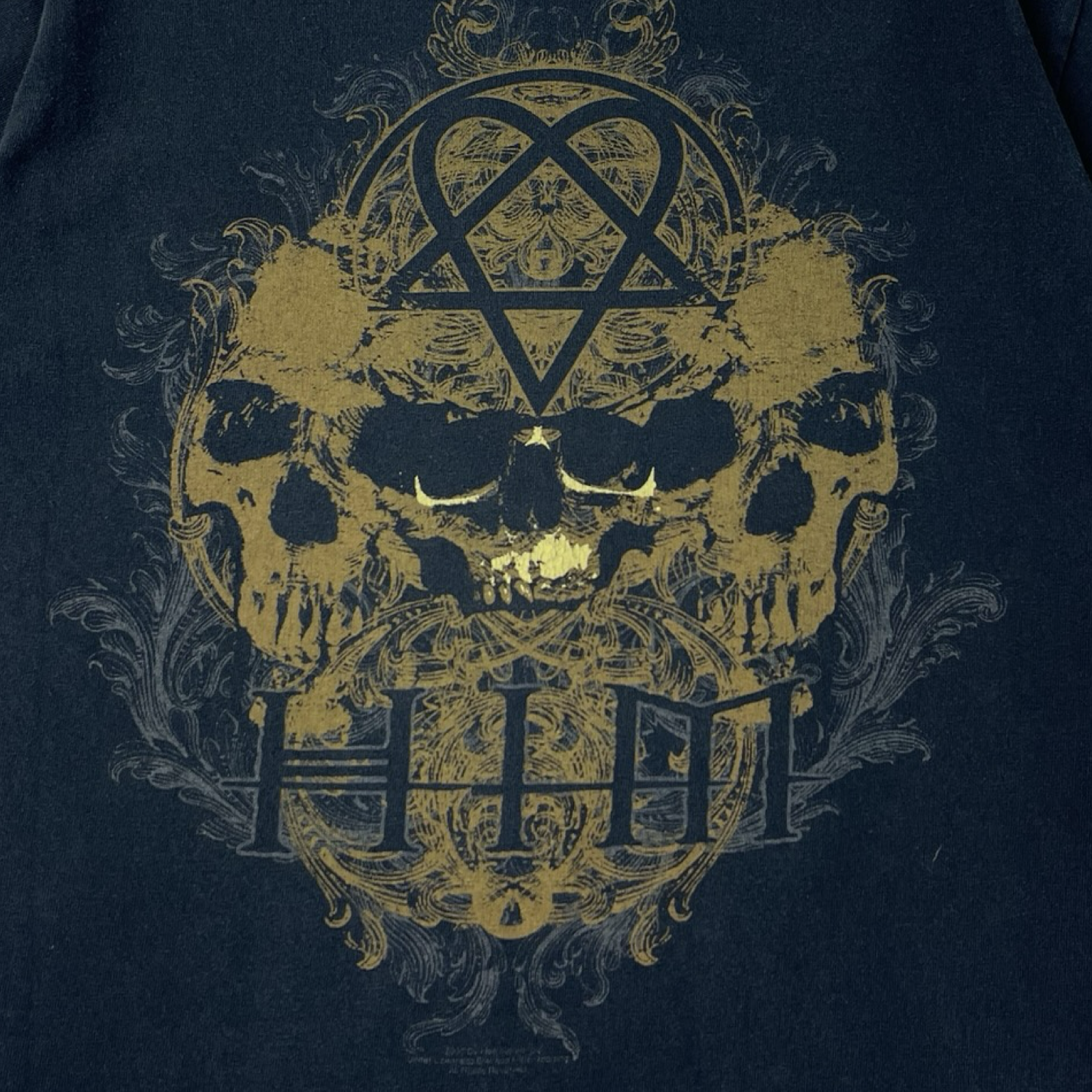 2007 HIM Heartagram 3 Skulls Band T-Shirt