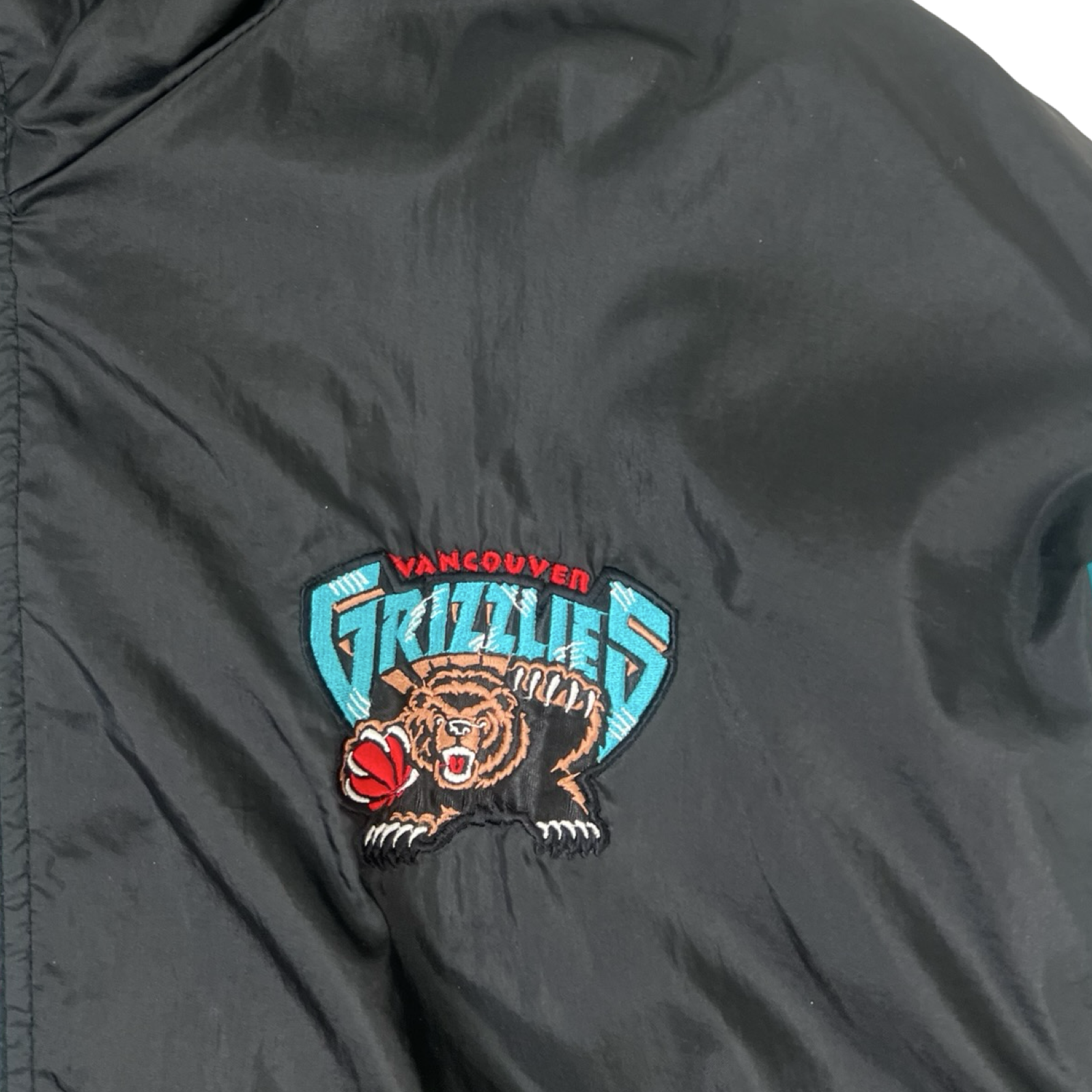 Vintage Starter Vancouver Grizzlies Windbreaker