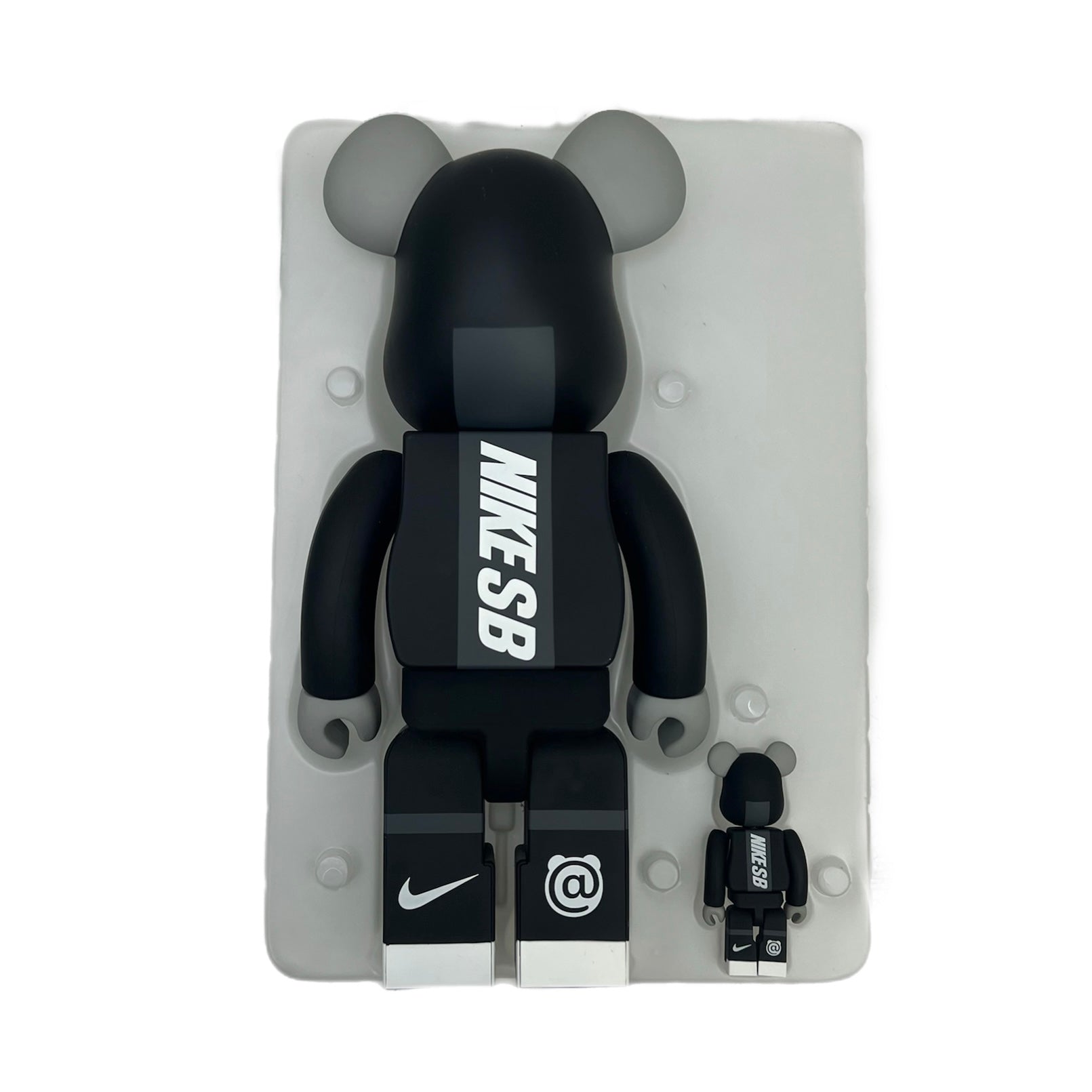 Be@rbrick x Nike SB 100% + 400% Black (2017)