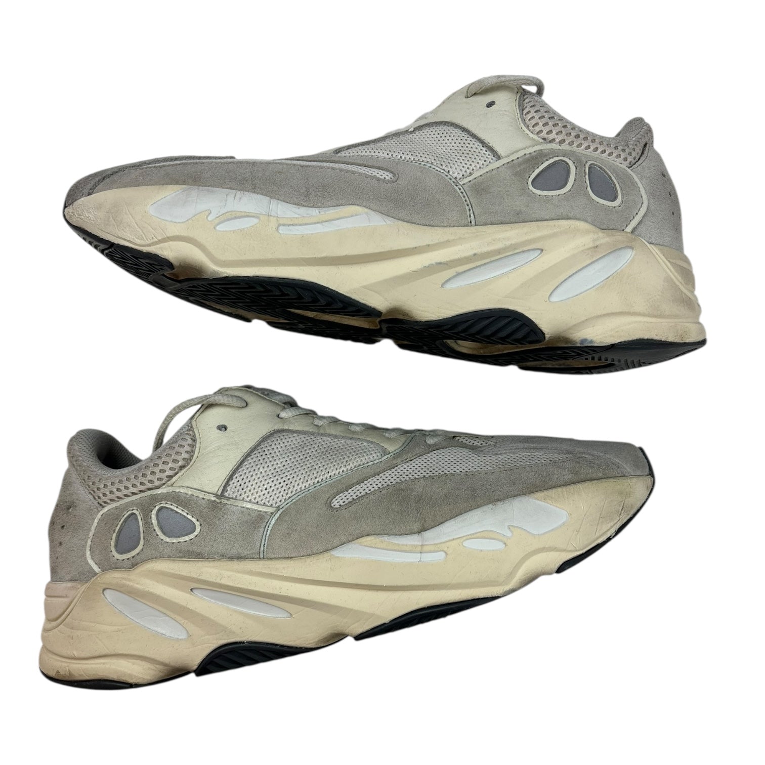 Yeezy Boost 700 Analog (Used)