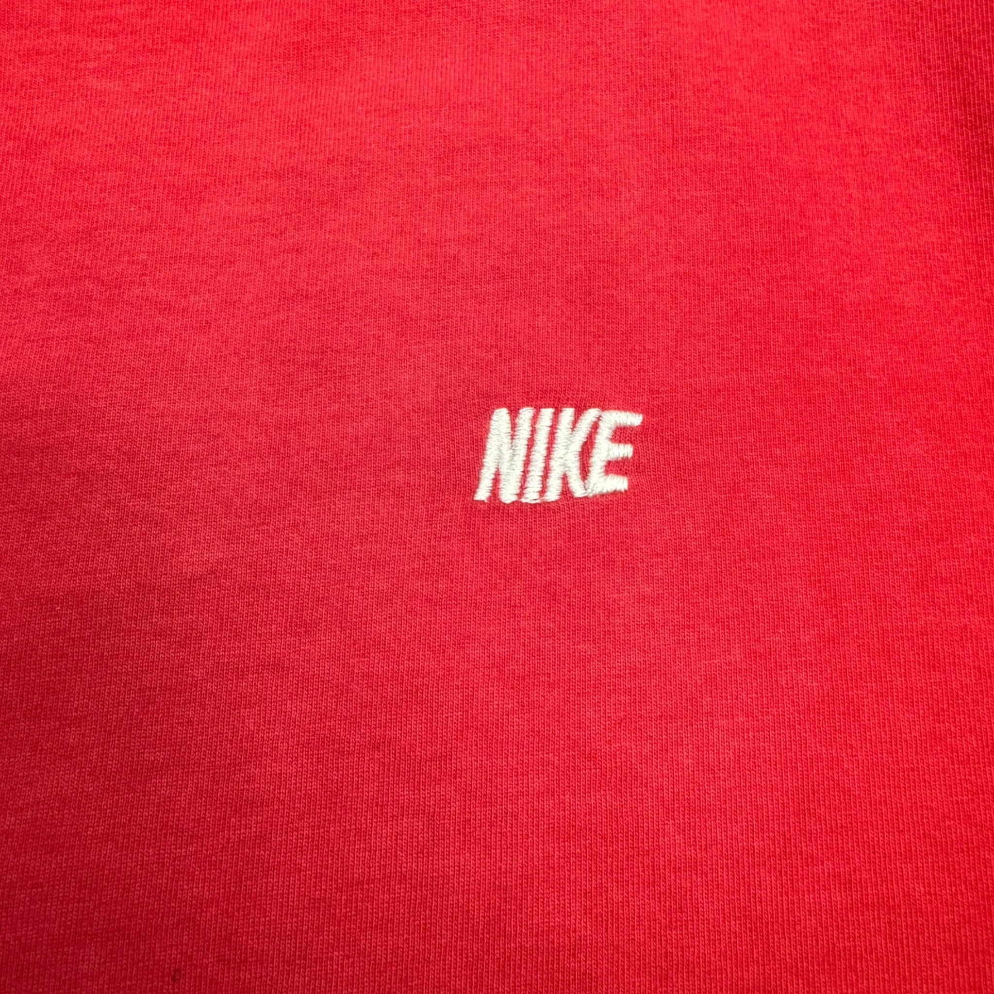 Vintage Y2K Nike Pocket Font T-Shirt Red