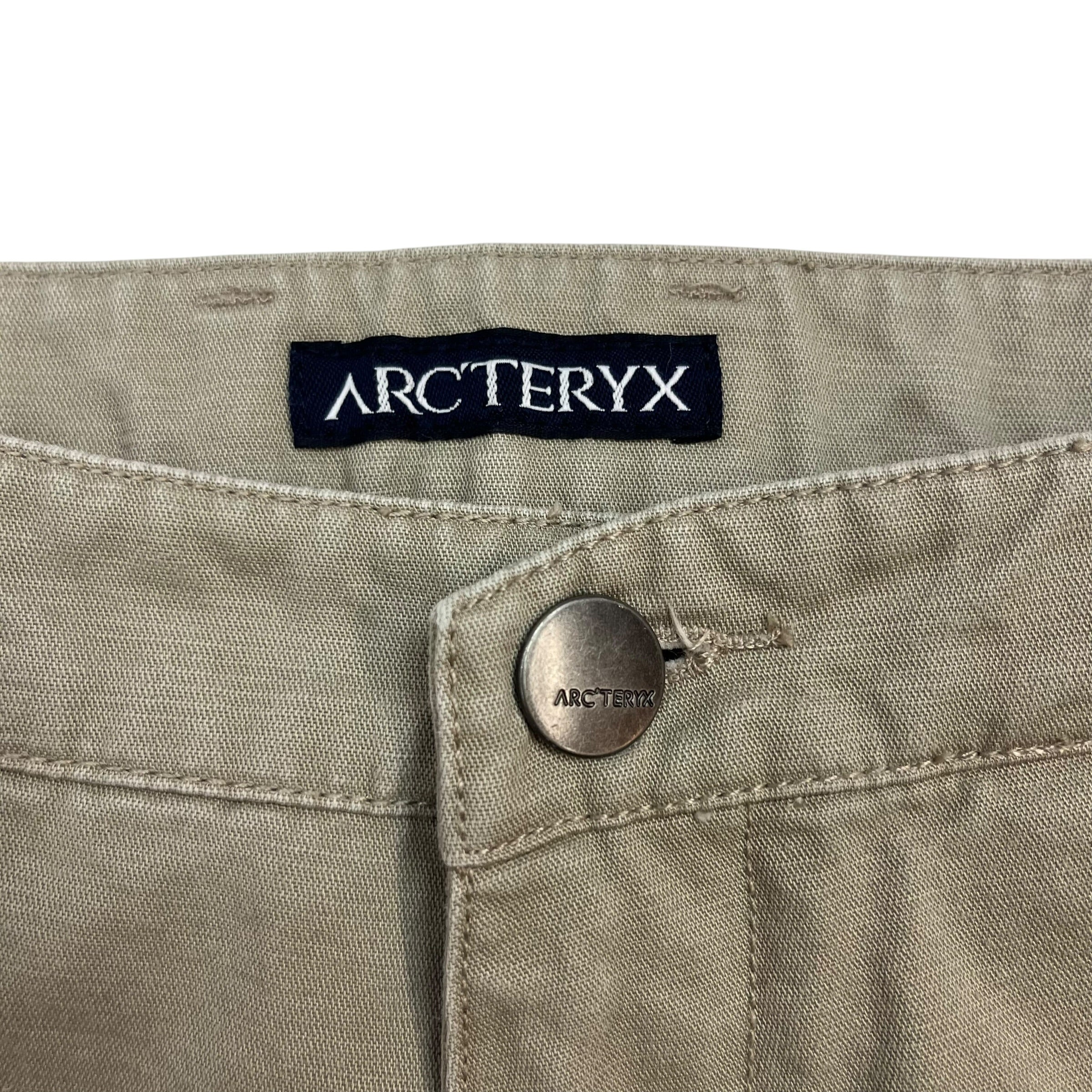 (W) Arc’teryx Cargo Shorts Khaki