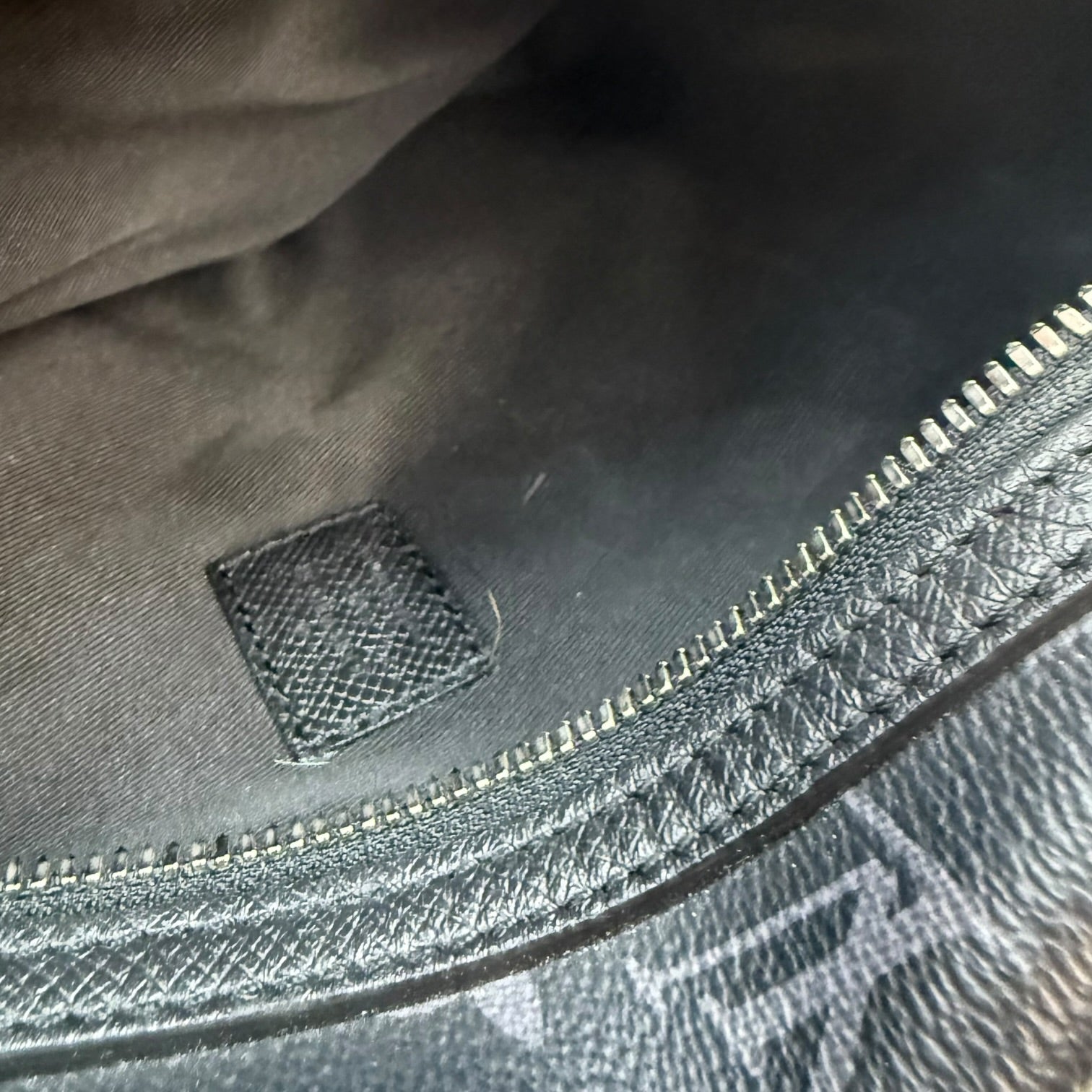 Louis Vuitton Duo SlingBag