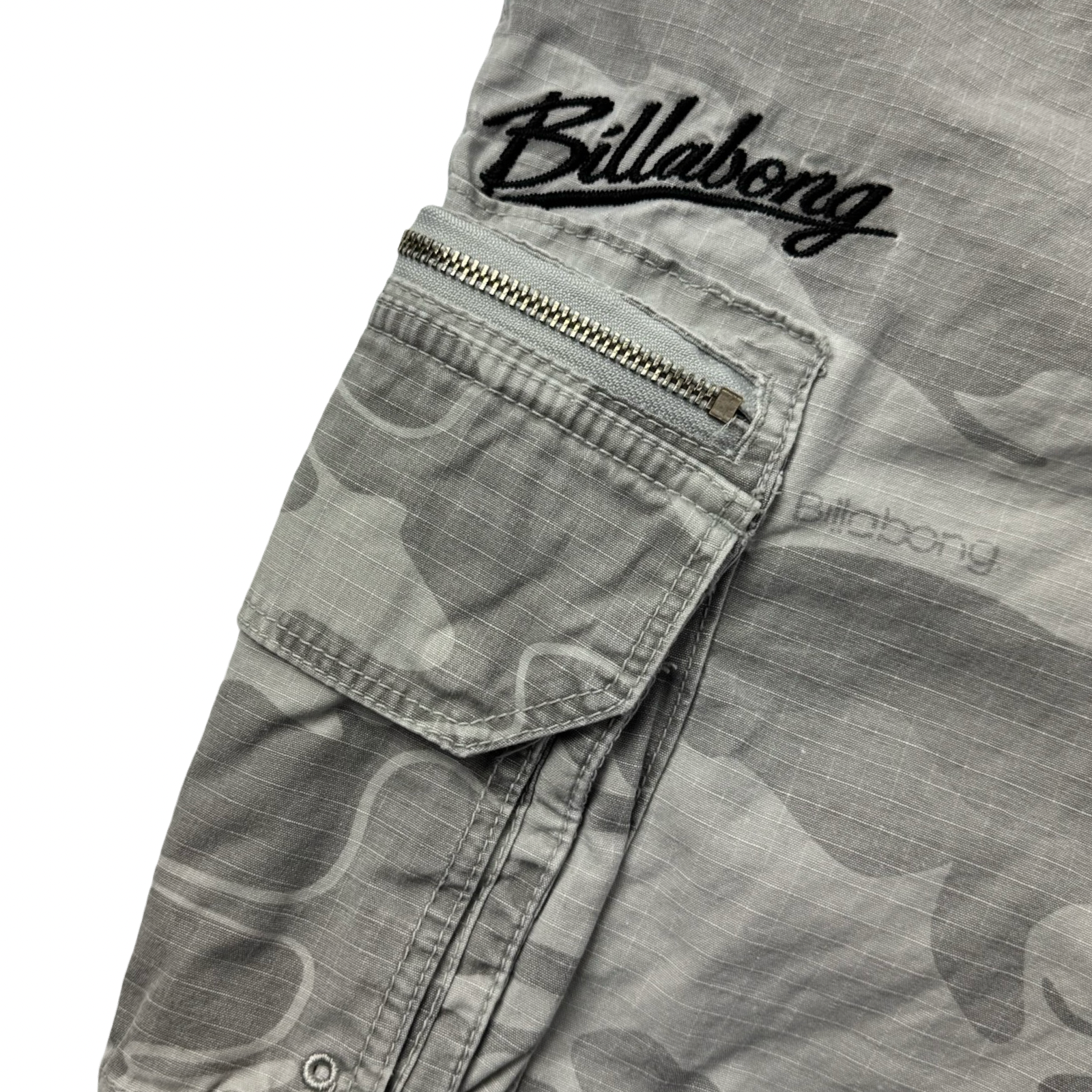 Vintage Y2K Billabong Camo Cargo Baggy Shorts