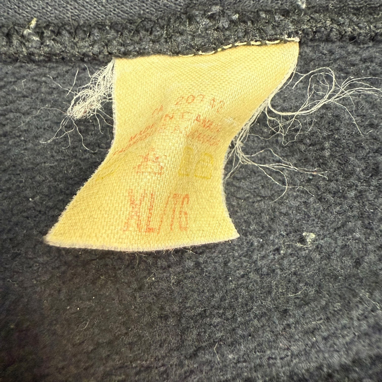 Vintage Molson Canadian Hockey ‘The Last Defence’ Goalie Mask Crewneck Faded Black