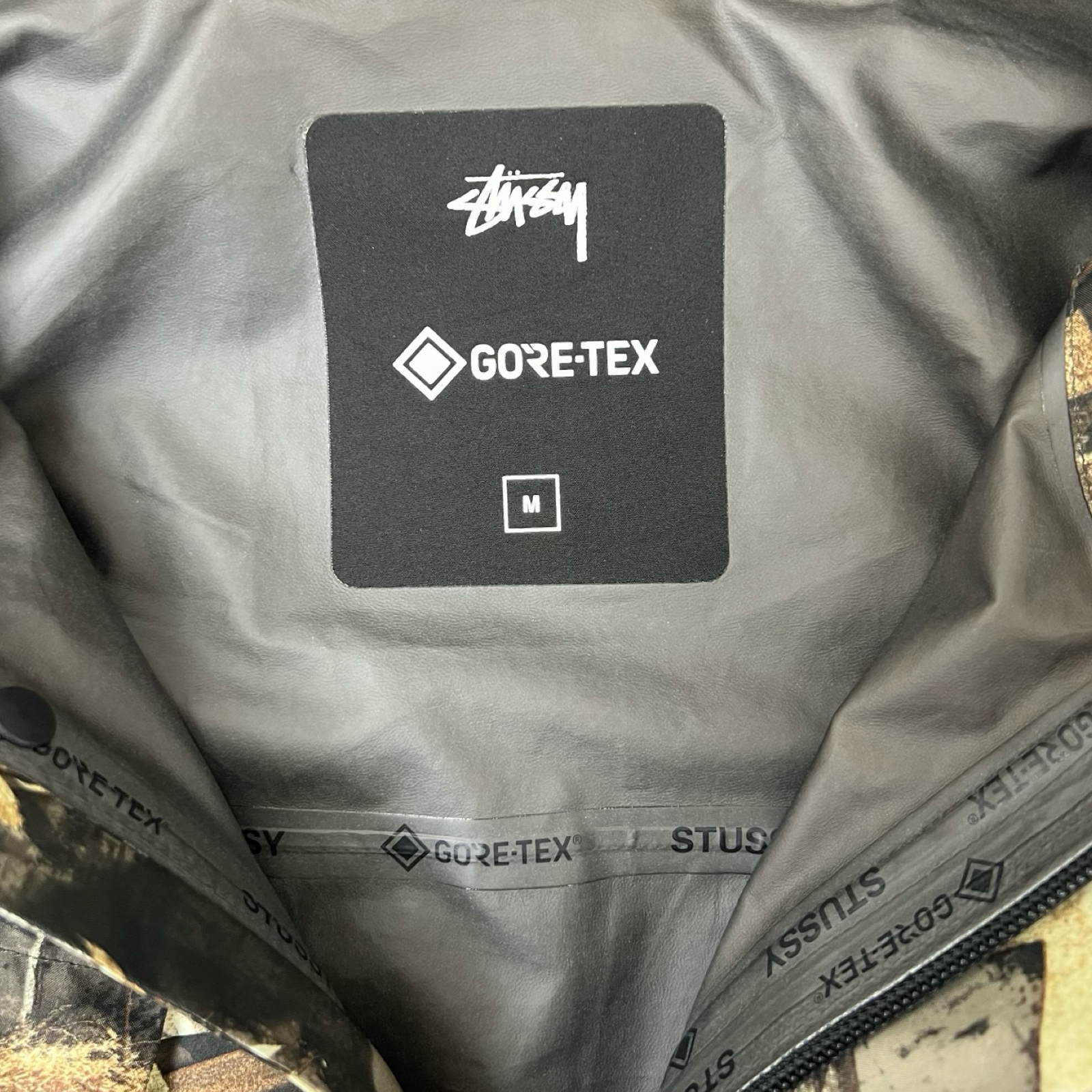 Stussy Gore-Tex Wading Shell RealTree Camo