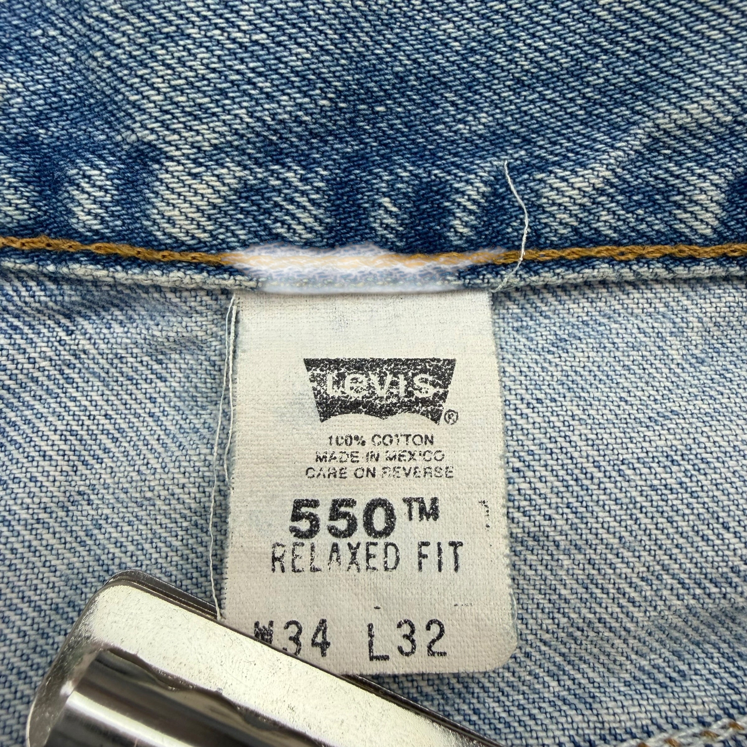 Vintage Levi’s 550 Light Wash Jeans Blue