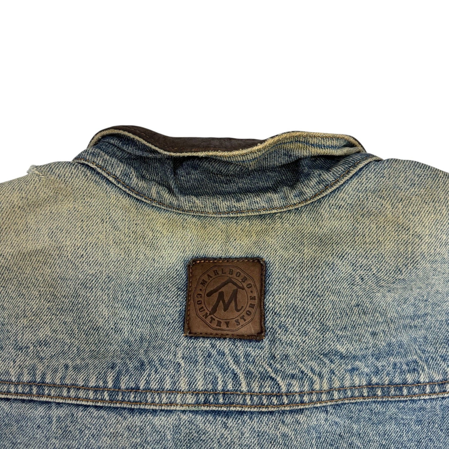 Vintage Marlboro Country Store Denim Jacket Regular Wash