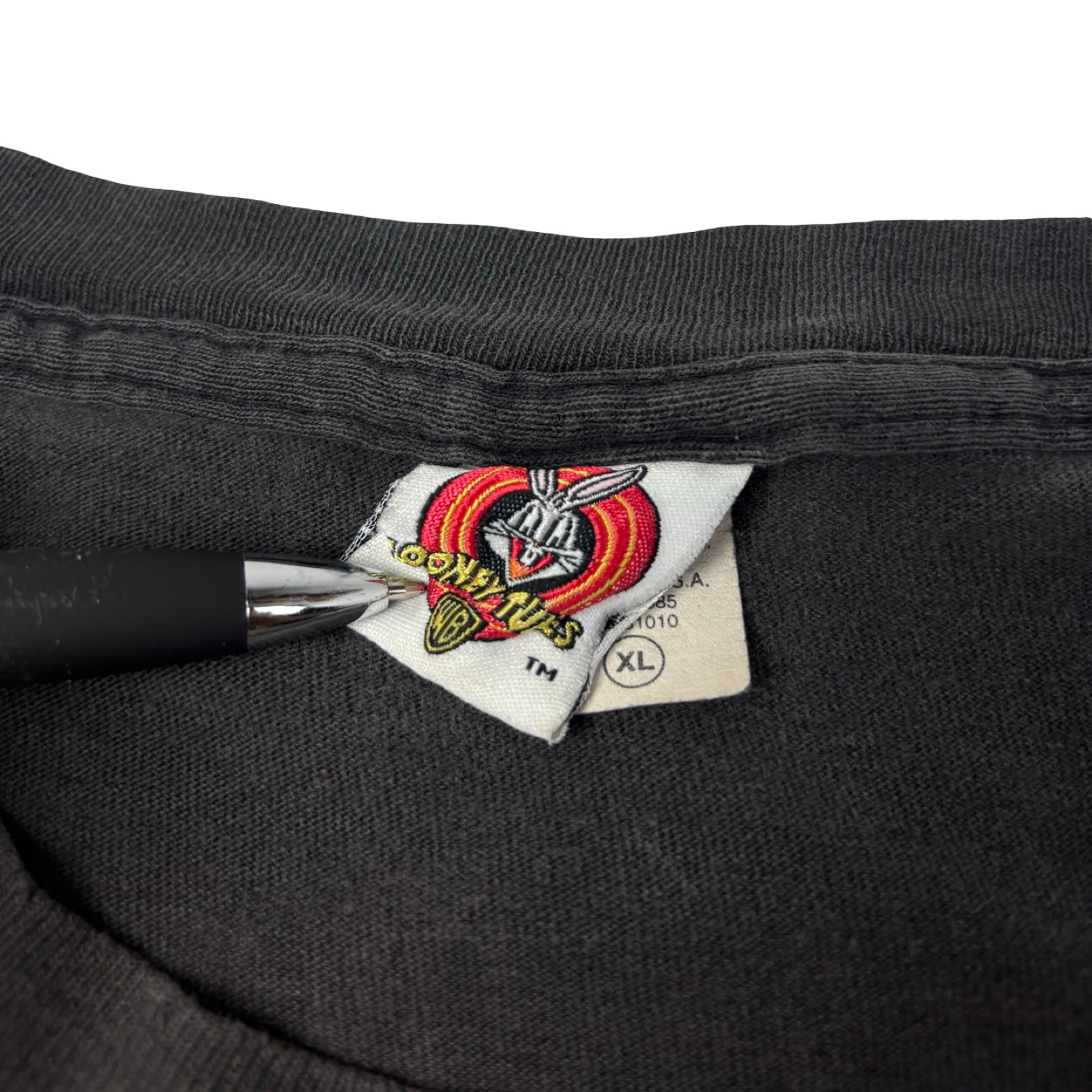 Vintage Looney Tunes Marvin The Martian Surrender Earthlings T-Shirt