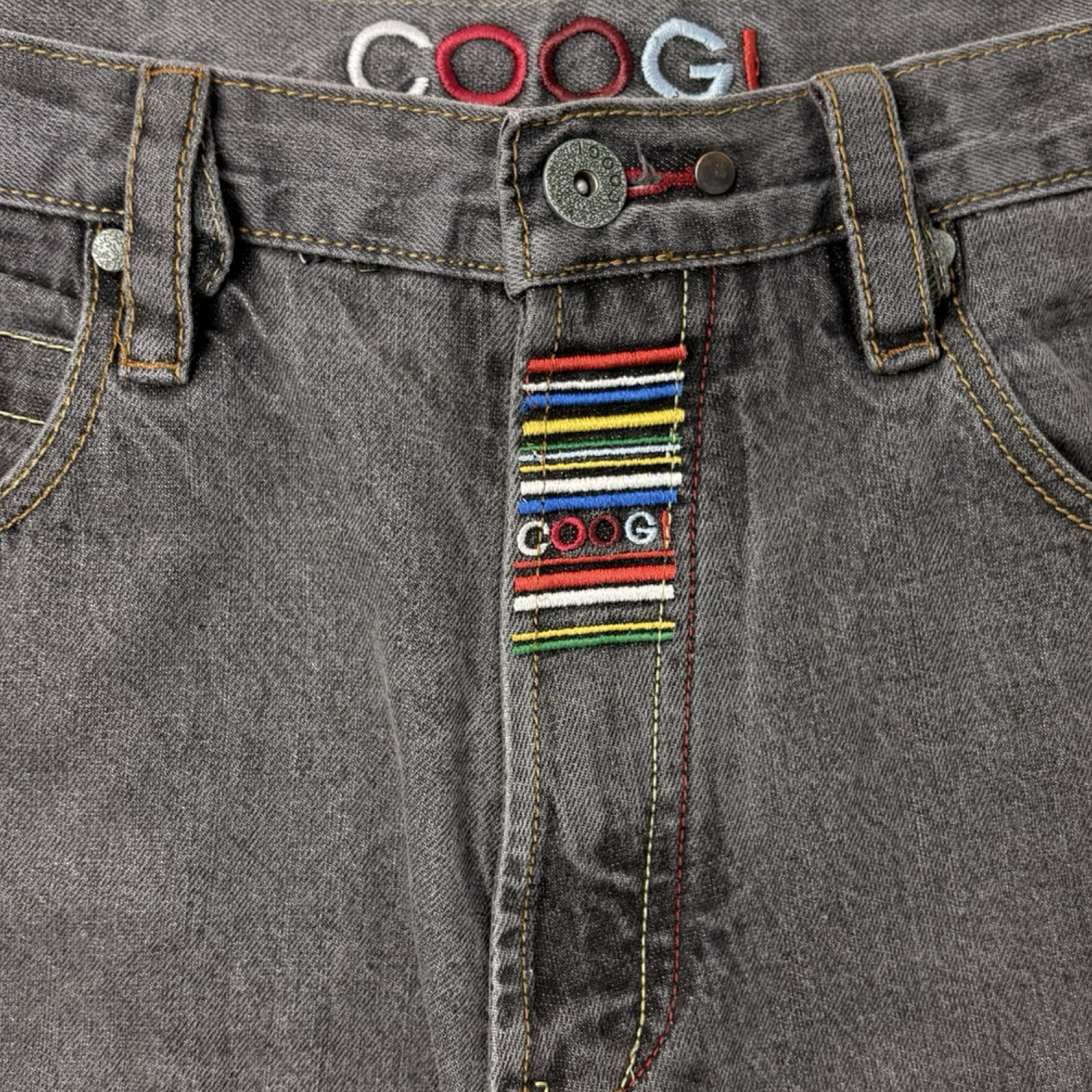 Vintage Y2K COOGI Embroidered Booty Pockets Jorts