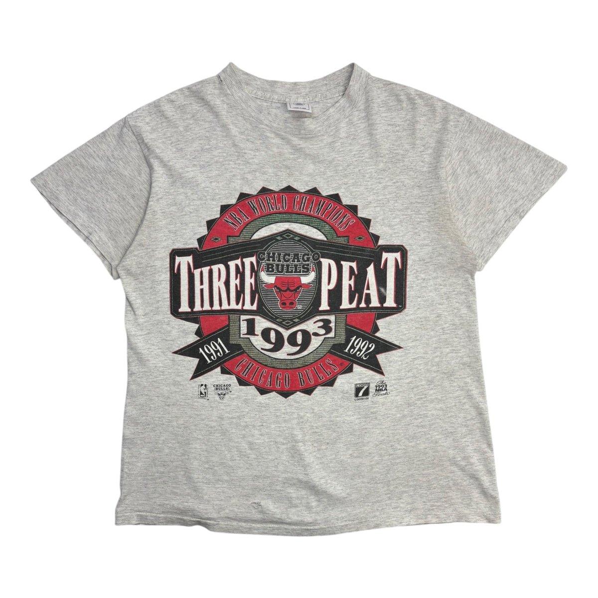 1993 Logo 7 NBA Chicago Bulls World Champions “Three Peat” T-Shirt