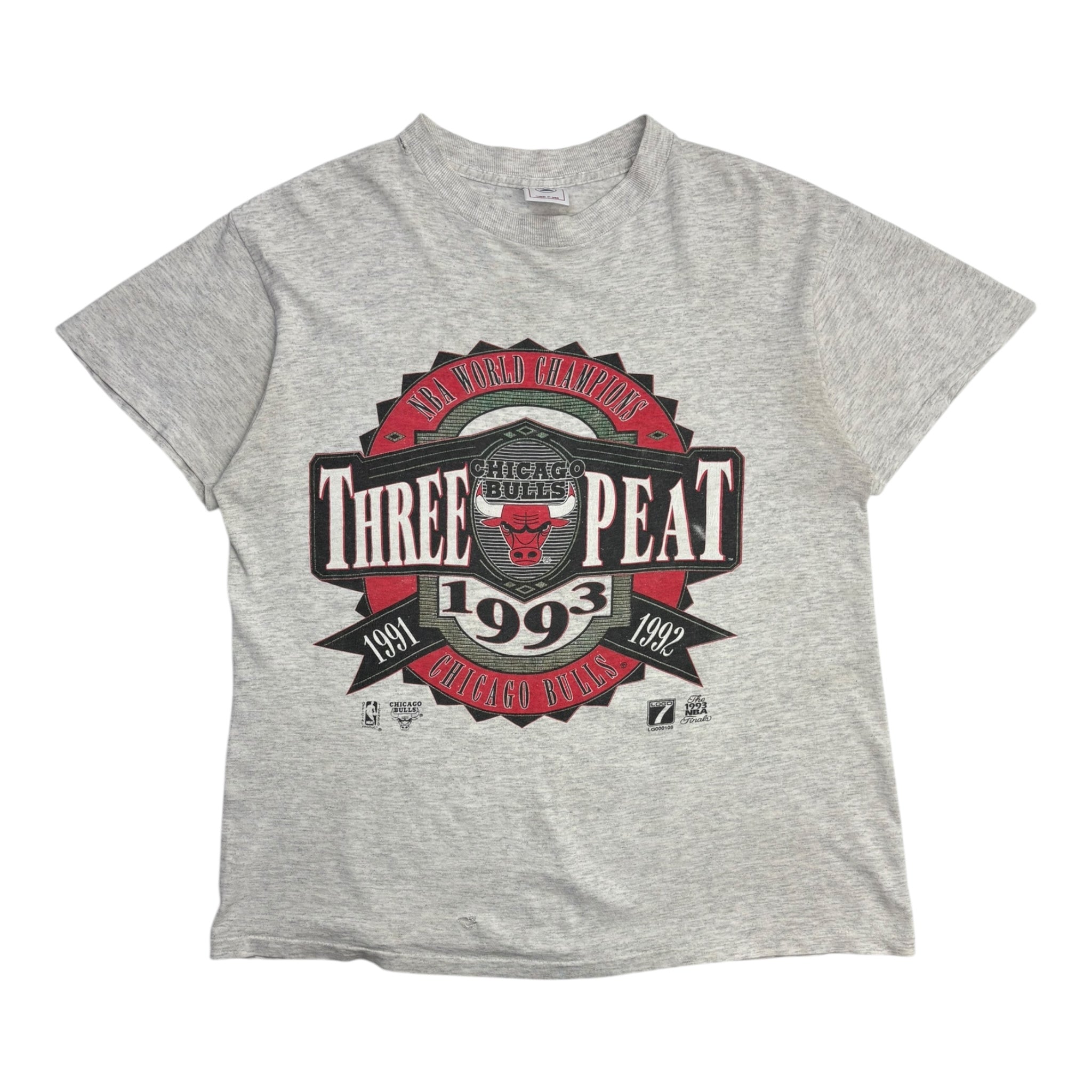 1993 Logo 7 NBA Chicago Bulls World Champions “Three Peat” T-Shirt