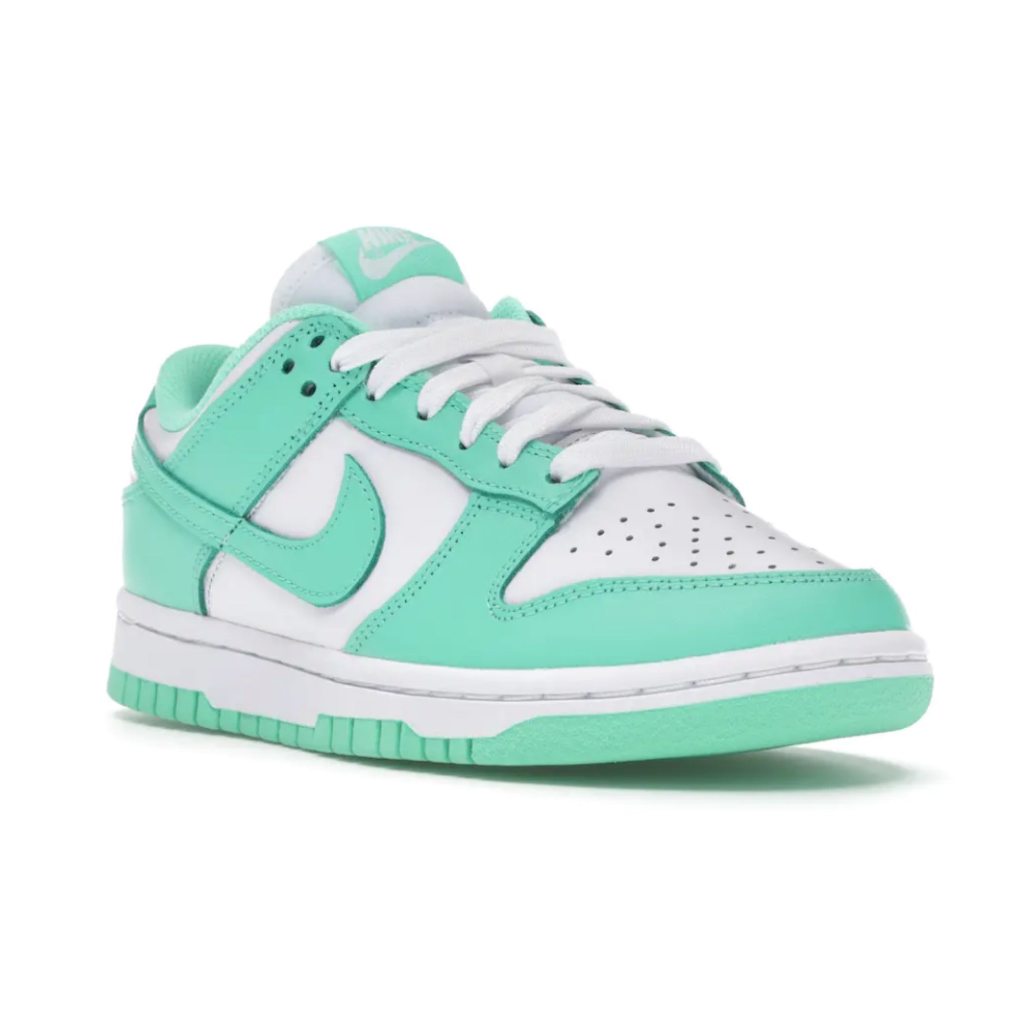 Nike green sale glow shoes